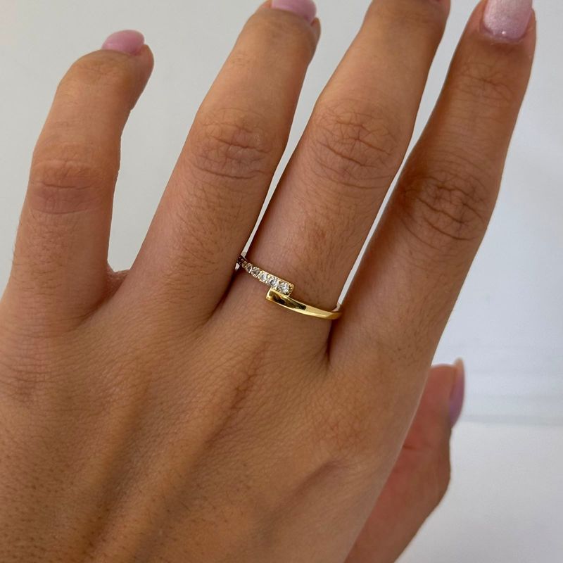 Anillo Mitad Circonias